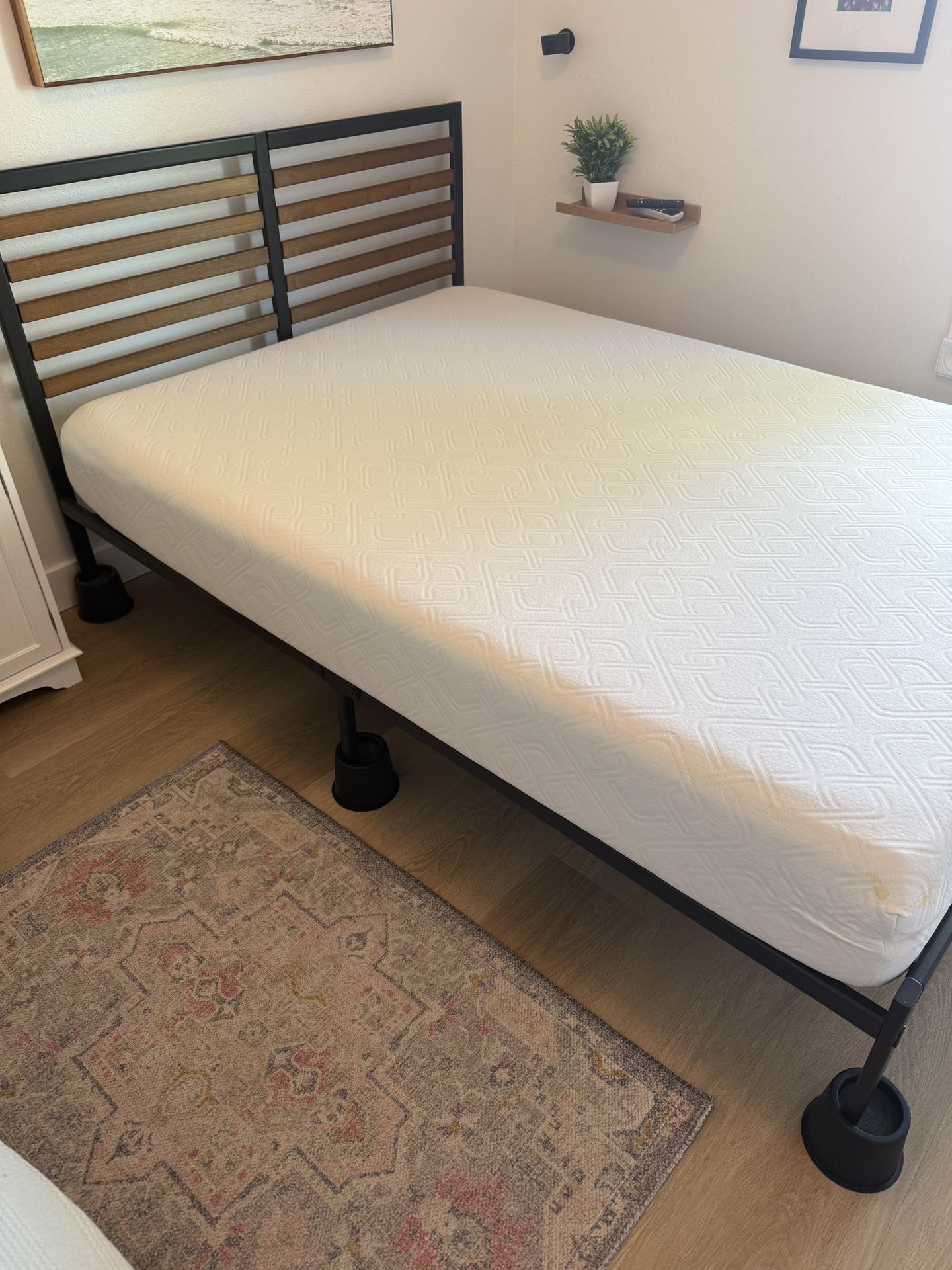 Casper - Queen size Memory Foam Mattress.