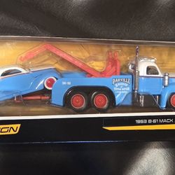 Maisto Desion 1:64 1953 B-61 Mack /1937 Ford 