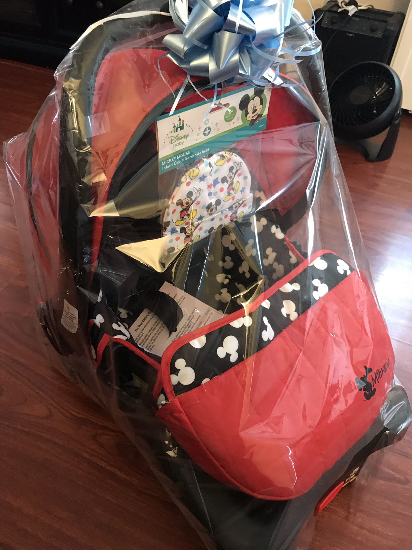 Car seat brand new Mickey Mouse