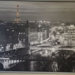 Large eiffel tower picture