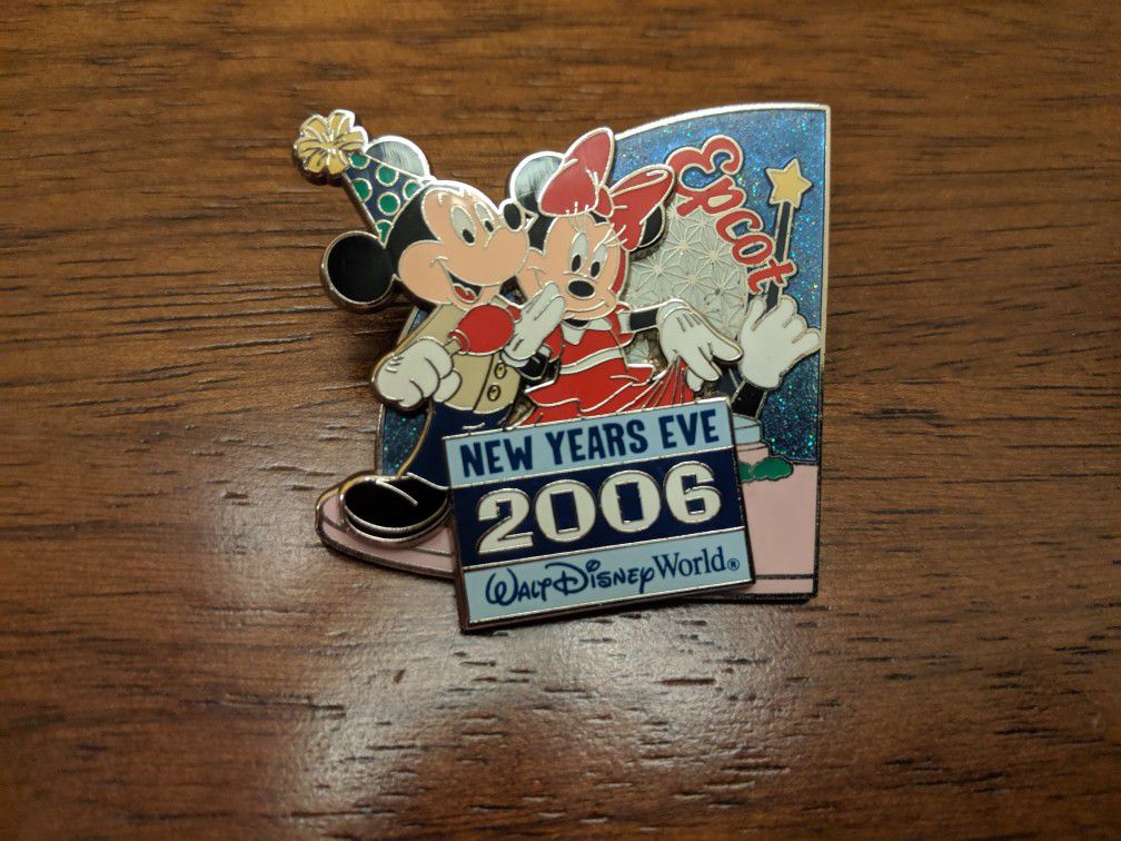 Disney LE pin 7500 New year's Eve 2006 Epcot Walt Disney world with Mickey and Minnie