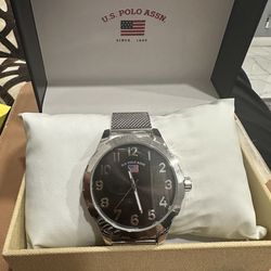 NEW In BOX US POLO ASSN MENS WATCH!! NEEDS NEW BATTERY