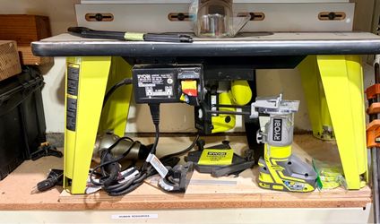 RYOBI 8.5 Amp 1-1/2 Peak HP Router with Universal Router Table
