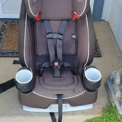Graco Booster Seat with harness 