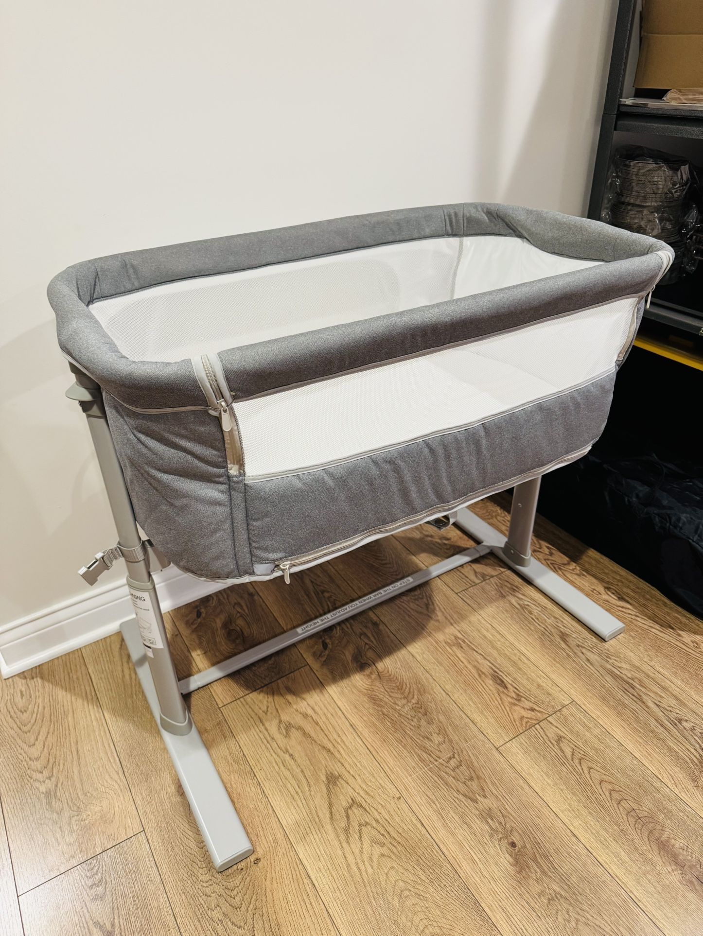 Bedside Bassinet - Cosleep - Baby Crib - Bedside Sleeper - Adjustable - Baby