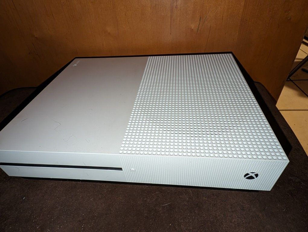 Xbox One S