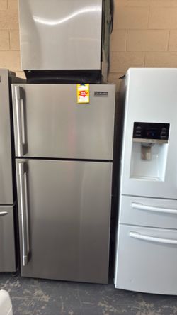 Nice Frigidaire stailenss steel refrigerator