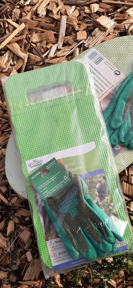 Garden Kneeling Pads And Gloves.