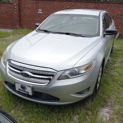 2011 Ford Taurus