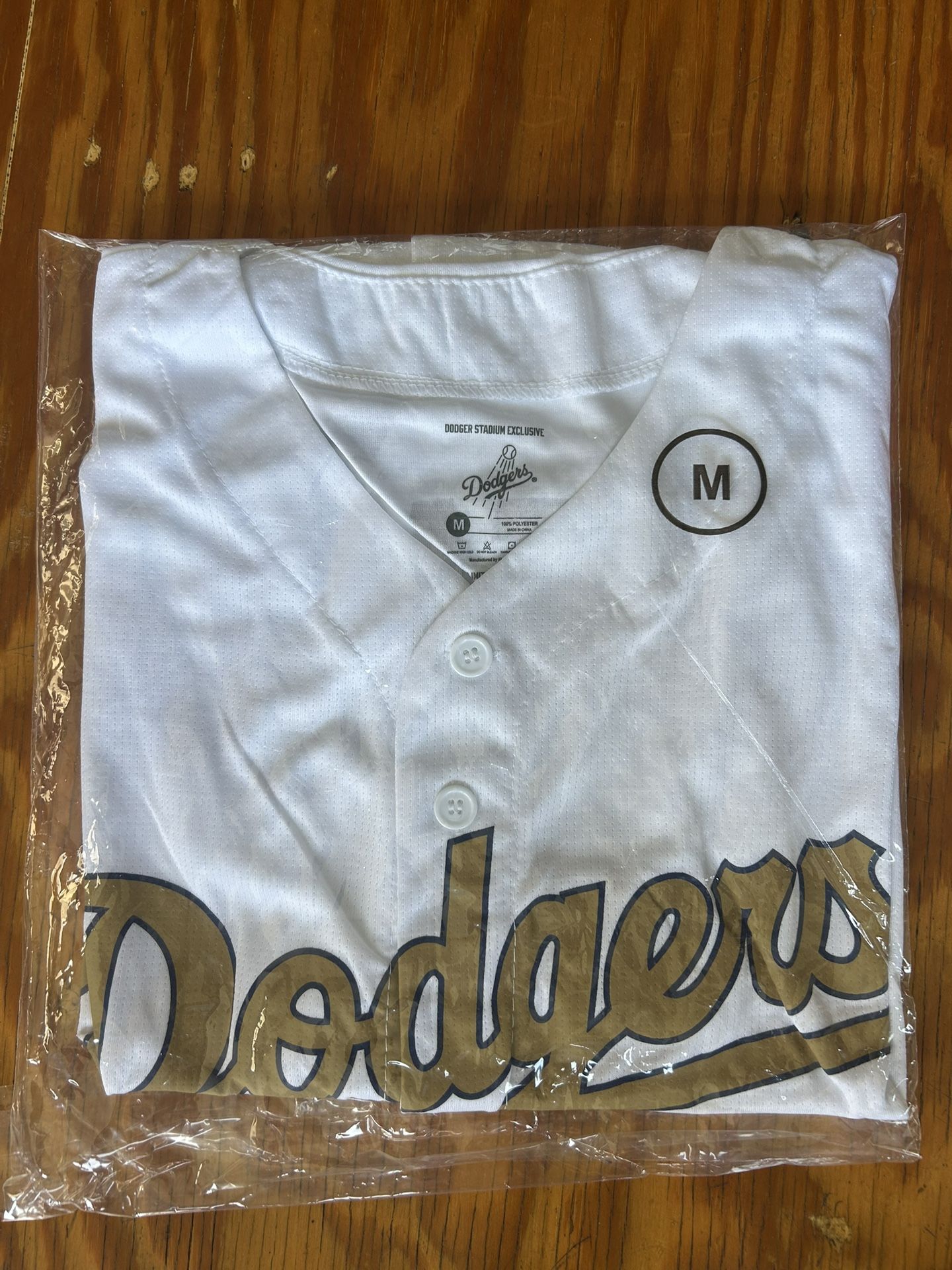 Freddie Freeman gold edition, jersey size medium
