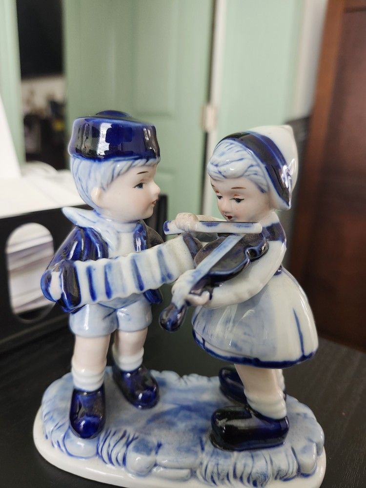 Vintage Dutch Figurine 5"