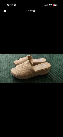 Sandals size 8