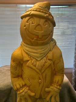 Vintage blow mold. Halloween yard decor. Light up scarecrow pumpkin man Empire blow mold.
