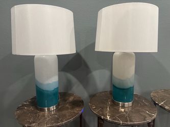 2 table lamps