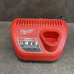 Milwaukee M12 Lithium-ion Battery Charger 48-59-2401