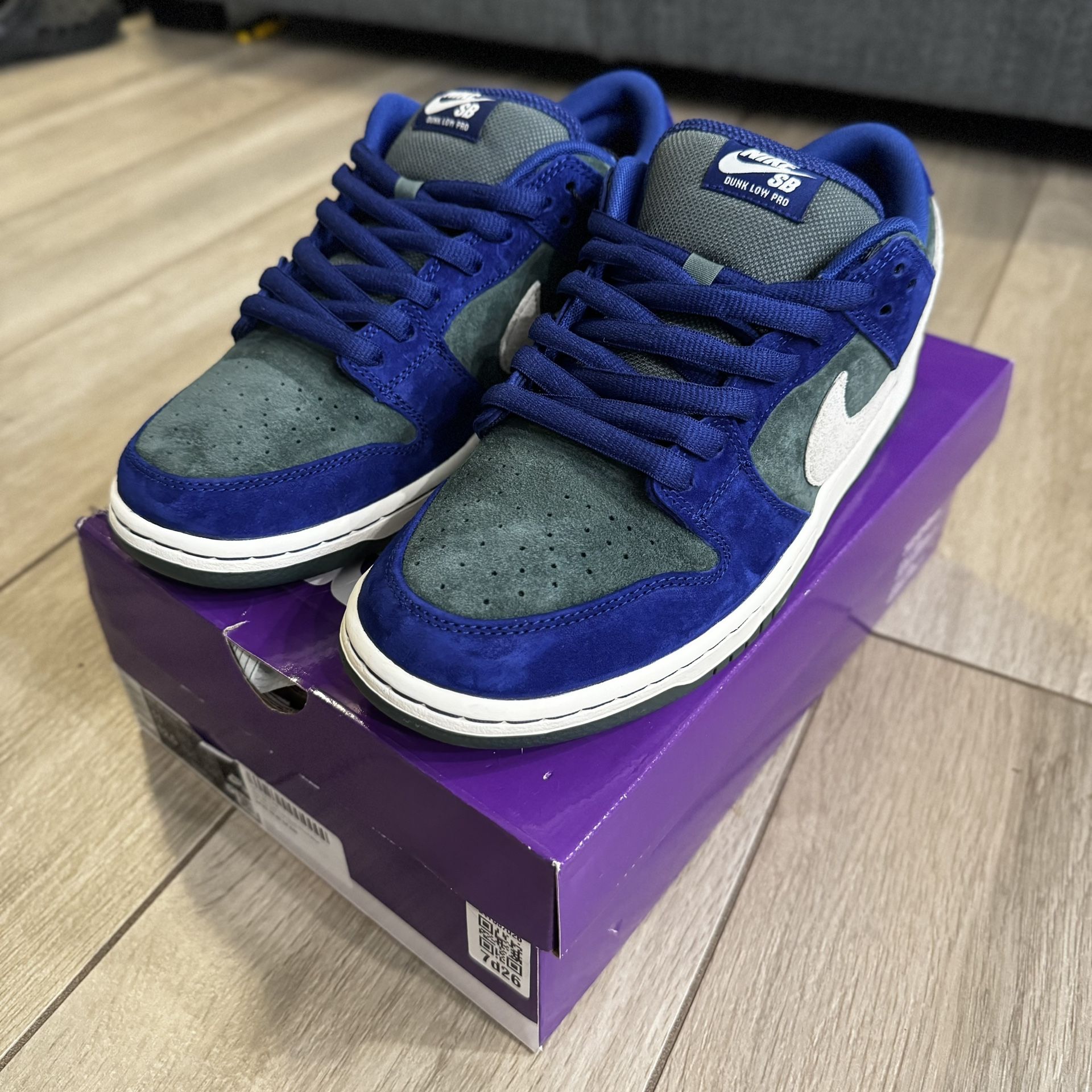 Nike SB Dunk Low “Deep Royal Blue” – Brand New Size 11