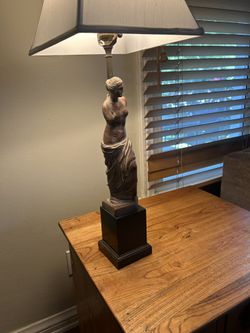 Statue Lamp
