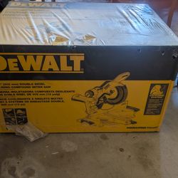 DeWalt Miter Saw dws780