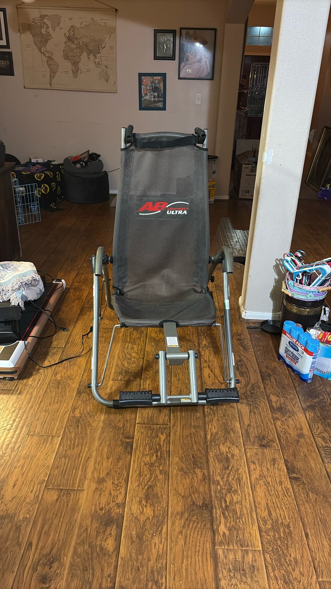 “🔥 Say goodbye to crunches! Get a stronger core at home with the Ab Lounge Ultra – comfy, effective, and ready for pickup! 💪”