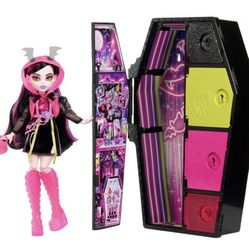 NEW Monster High Skulltimate Secrets NEON FRIGHTS Doll Draculaura 19+ Surprises