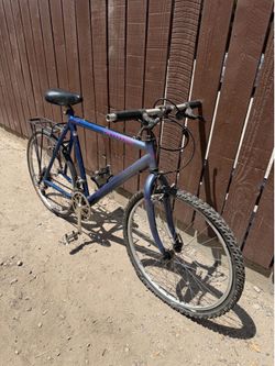 CANNONDALE LIGHT ALUMINUM BIKE
