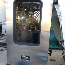 Masterbuilt Electric Meat Smoker