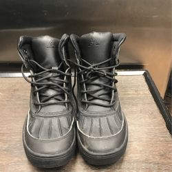Nike Boots Sz 7 Youth