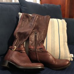 PRADA LEATHER BOOTS PERFECT CONDITIONS LIKE NEW