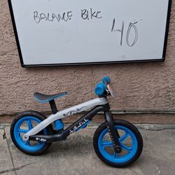 B M Xie Balance Bike 