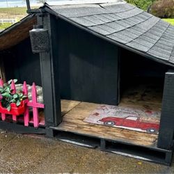 Ultimate Dog House