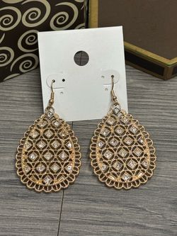 Stunning Gold Filigree Tear Drop Earrings