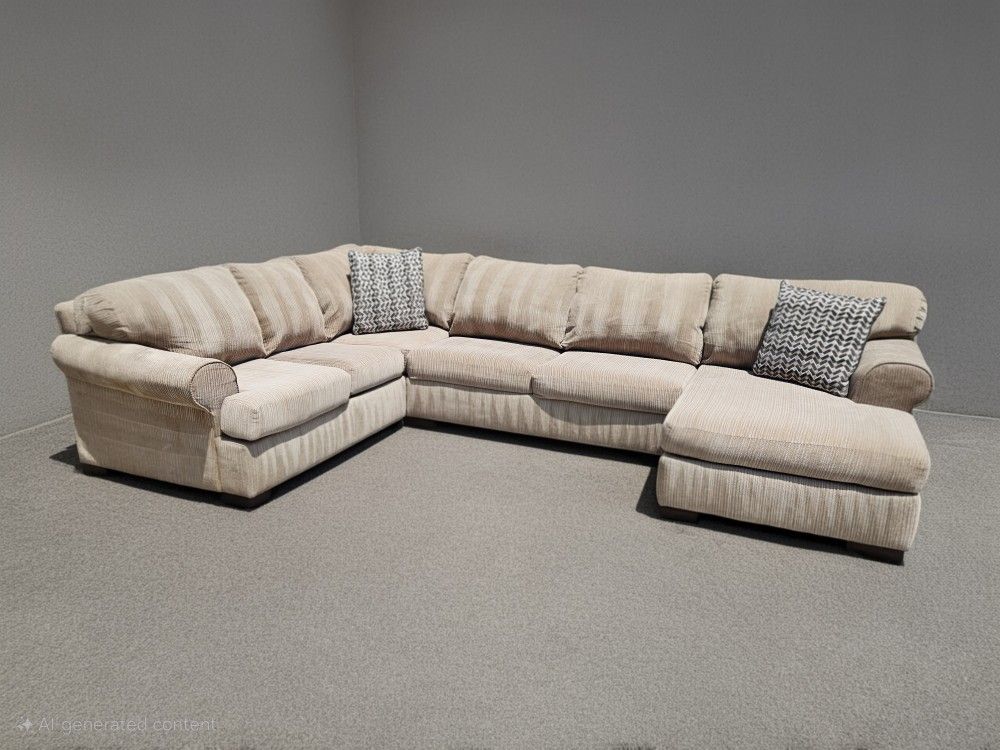 Large Sectional Sofa 💥 Free Delivery 💥