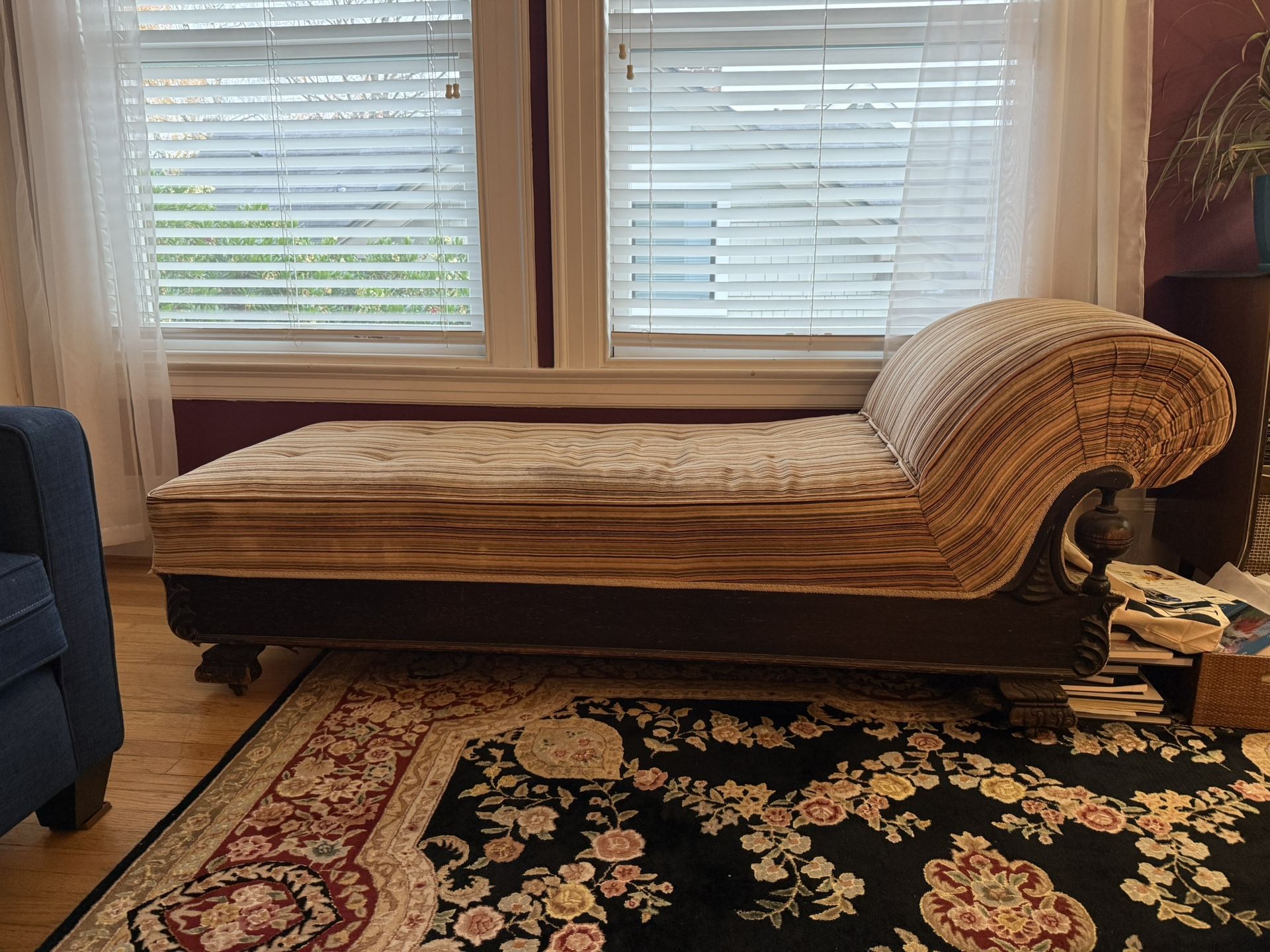 Antique Chaise Lounge Daybed