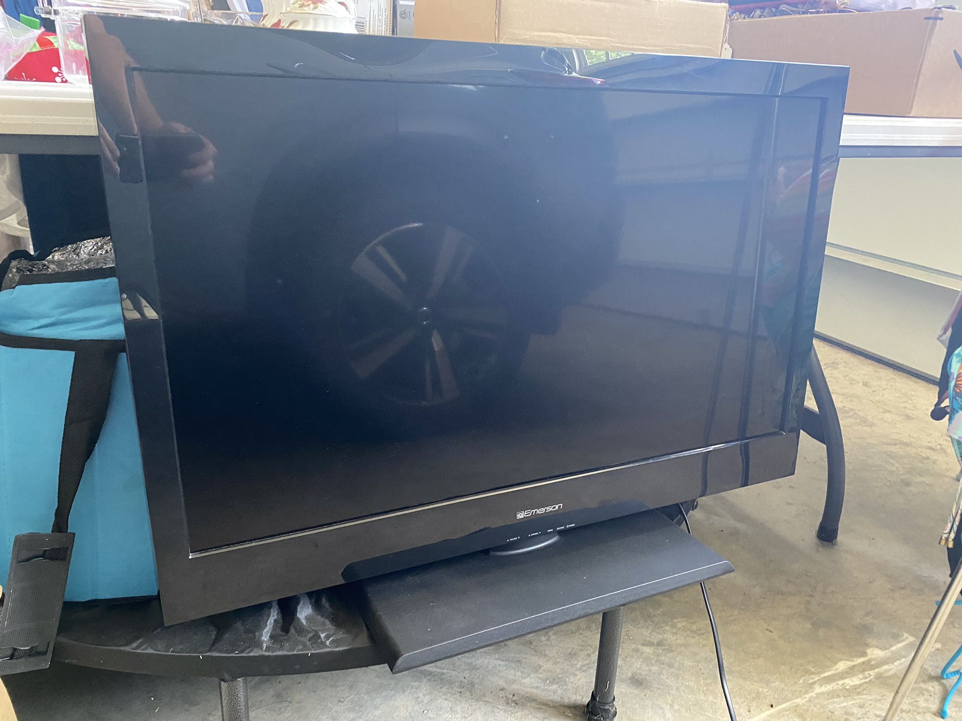 31” Emerson Flat Screen TV