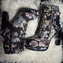  BREA Shoedazzle Floral embroidered pump boots