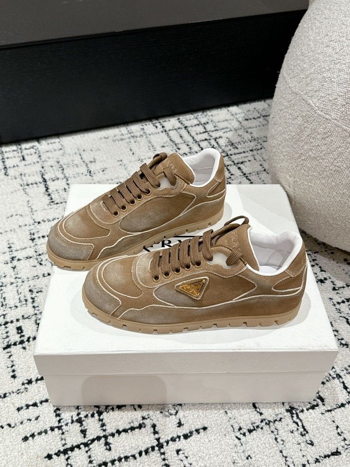 Pr,ada shoes