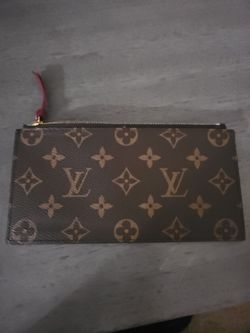 Original loiue vittain wallet pretty good size