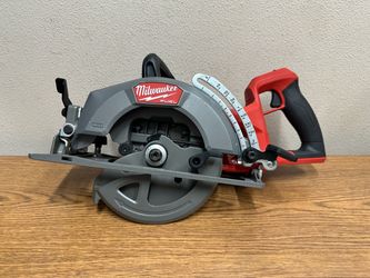 Milwaukee 2930-20 M18 FUEL 18V Lithium-Ion Cordless 7-1/4 in. Rear Handle Circular Saw (Tool-Only)