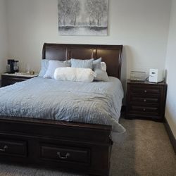 "QUEEN" Bed- Frame -CLEAN Mattress-Nightstand SET