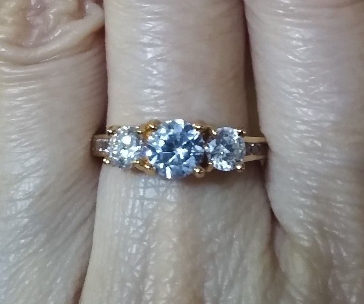 Stunning New In Box Diamond ππ Ring