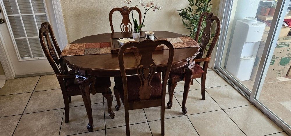 Vintage Dining Room Table (W/extension And 6 Chairs)
