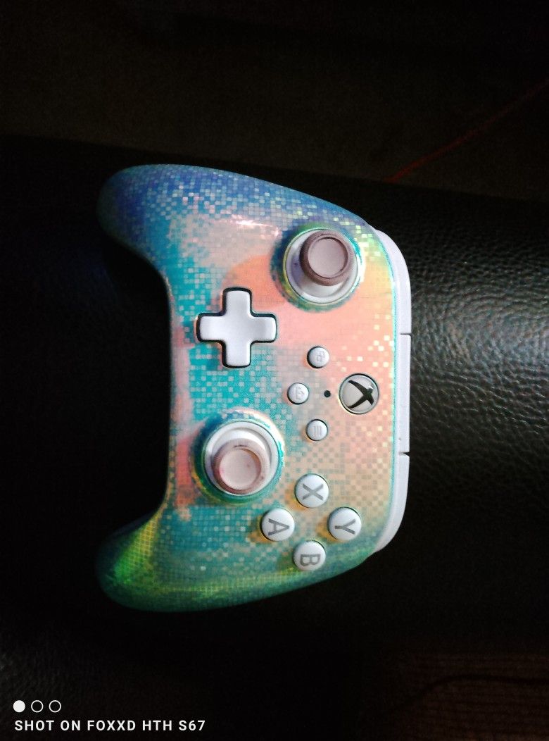 Xbox One 
PowerA Advantage Wired Controller