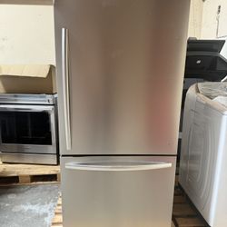 Mora Refrigerator New Read Description 