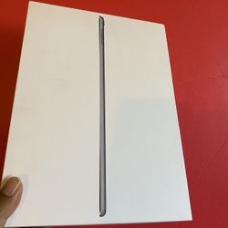 Apple IPad Pro 9.7” (Retina / Touch ID/ Latest IOS 15) 32GB with Bluetooth keyboard & Accesories (Apple Pen compatible)