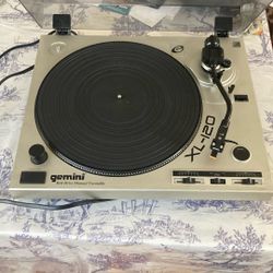 Gemini XL-120 Turntable 