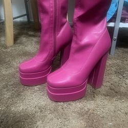 Brand 🆕 Condition. Women Pink Color Leather Boot👢