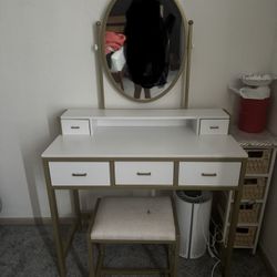 Makeup Table