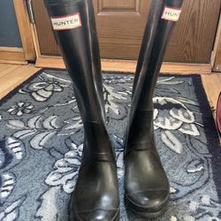 Hunter Boots Size 7 US