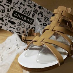 Gladiator flat sandals size 9