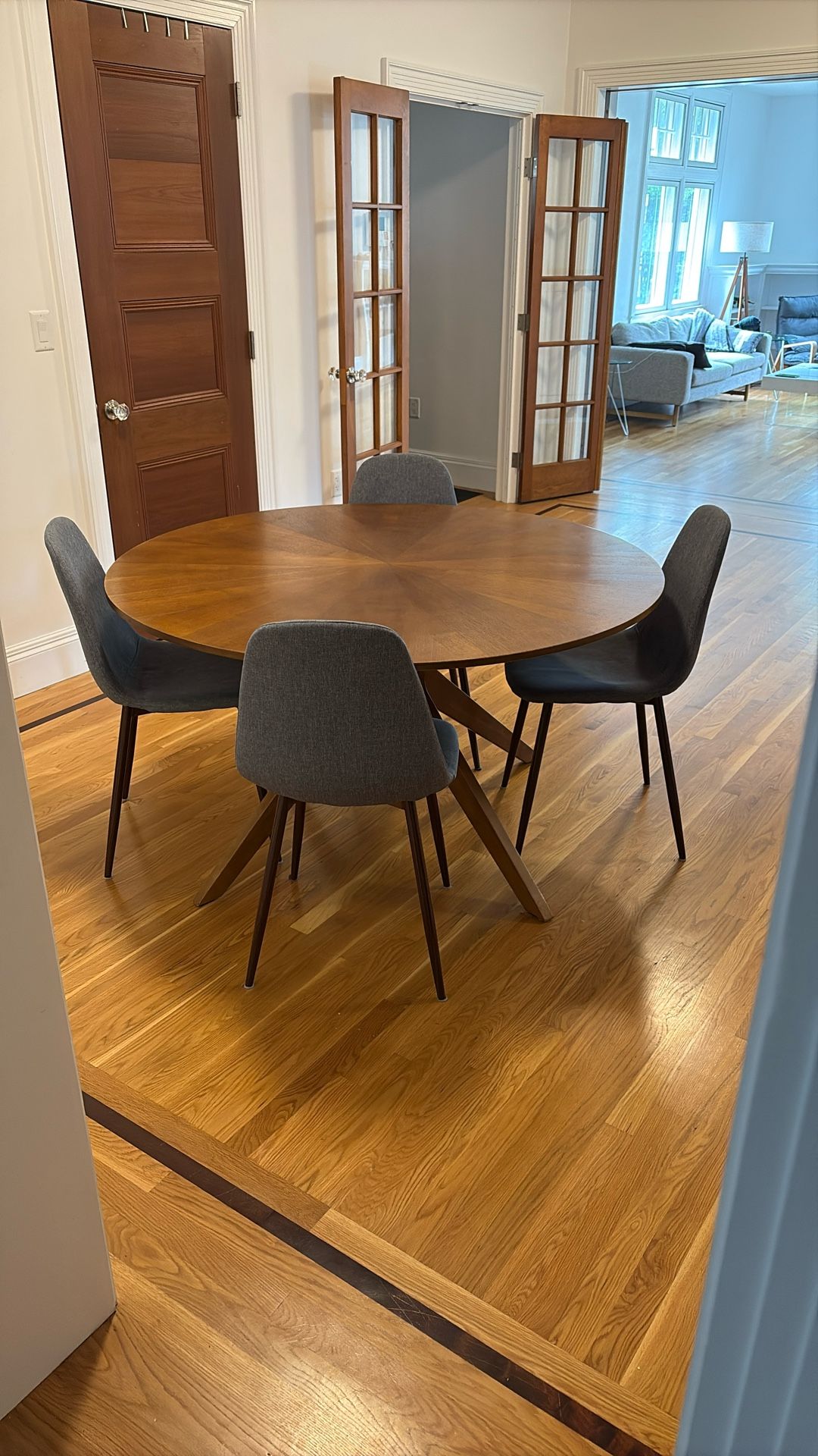 Oak Dinning Table with 4 Chairs